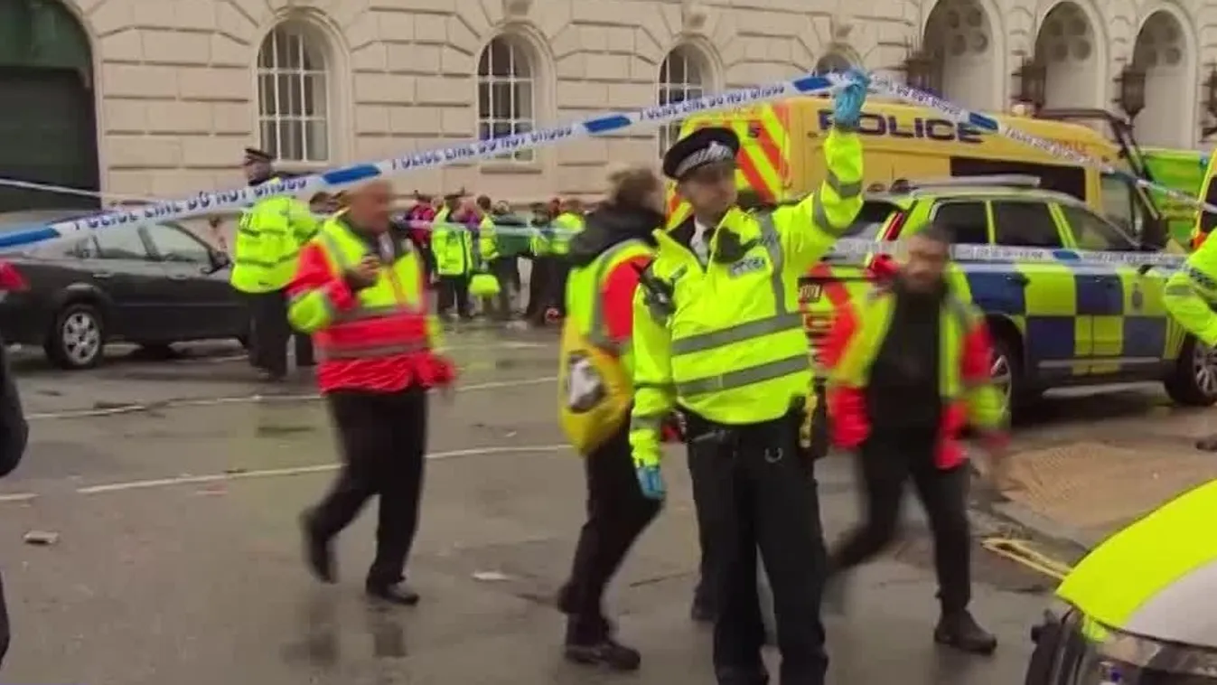 Elütötte a focicsapatot ünneplő szurkolókat + videó