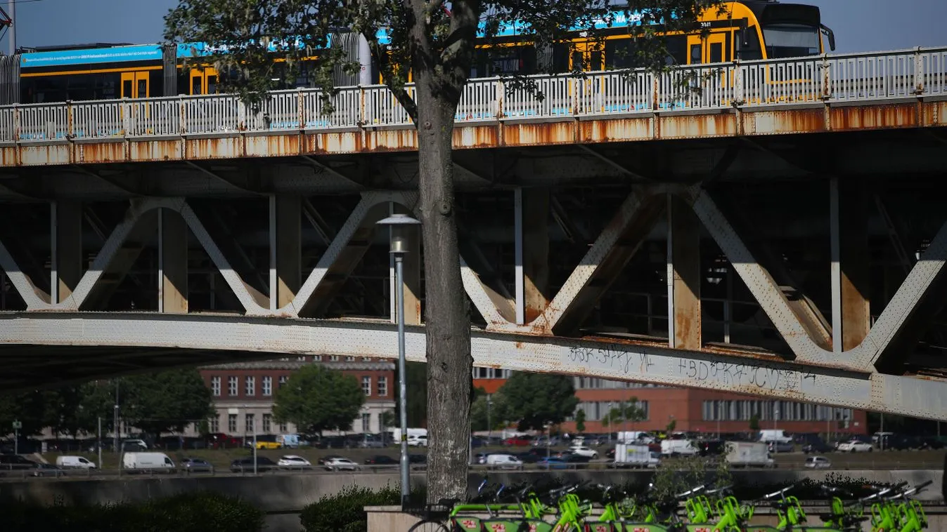 Így eszi meg a rozsda a Petőfi hidat