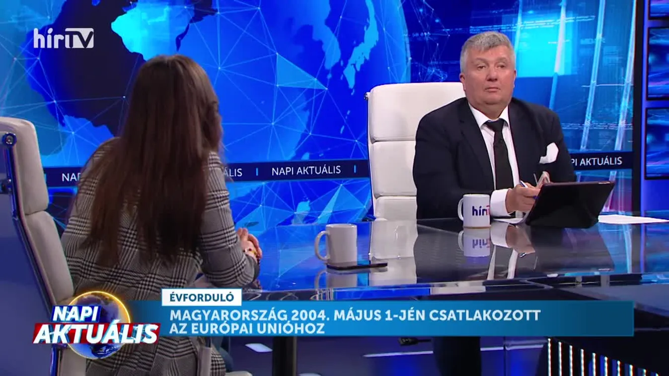Napi aktuális - Halkó Petra - 2004. május1-jén csatlakoztunk az Európai Unióhoz