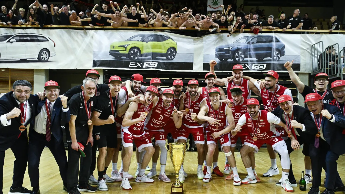 Ez a kosaras csapat lett az első az NB I-ben