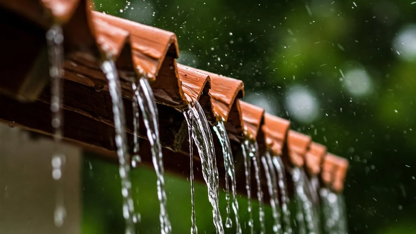 Újra előkerülhet az esernyő és a kabát