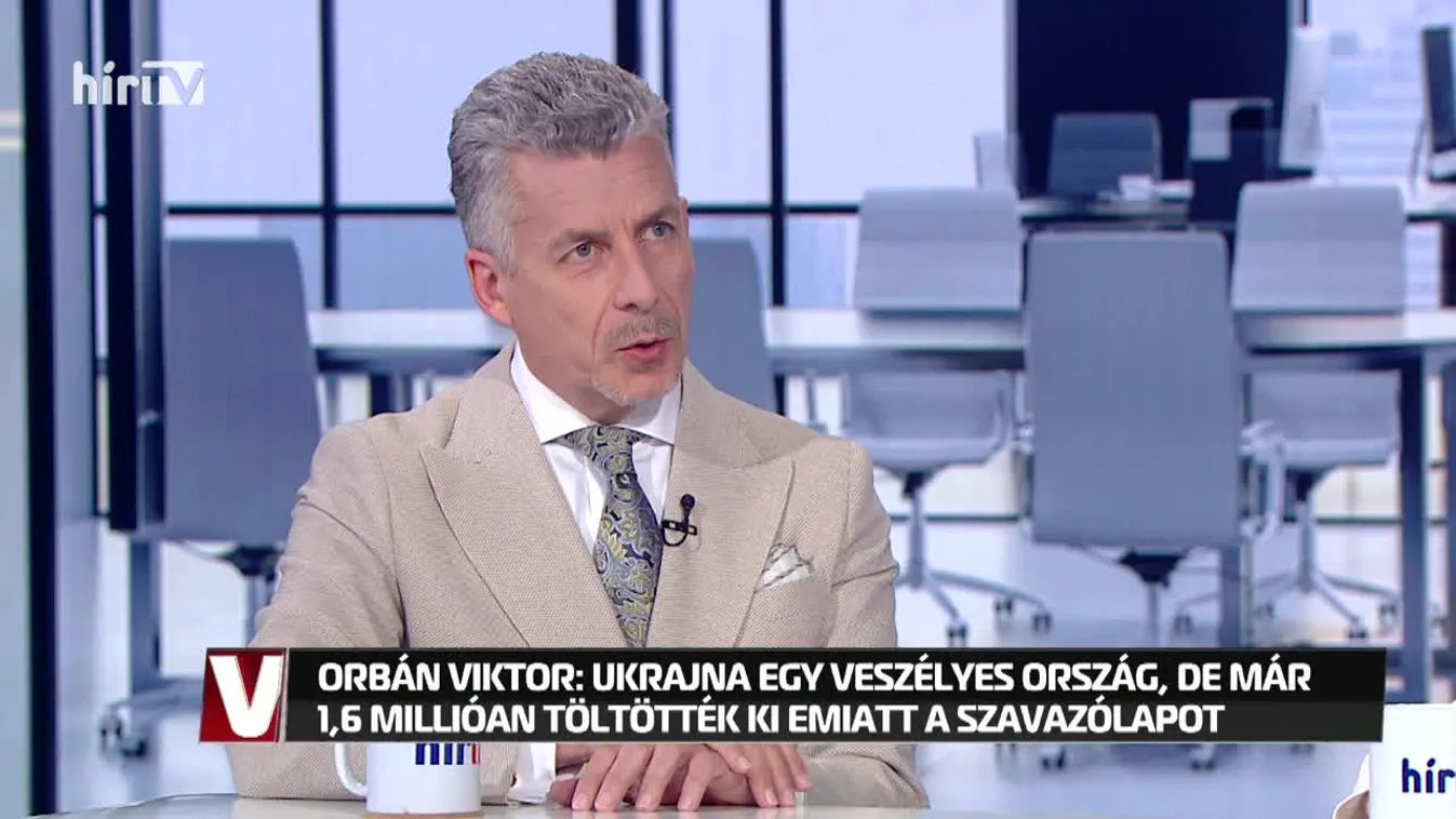 Vezércikk - Egyre forróbb a talaj Ruszin-Szendi talpa alatt