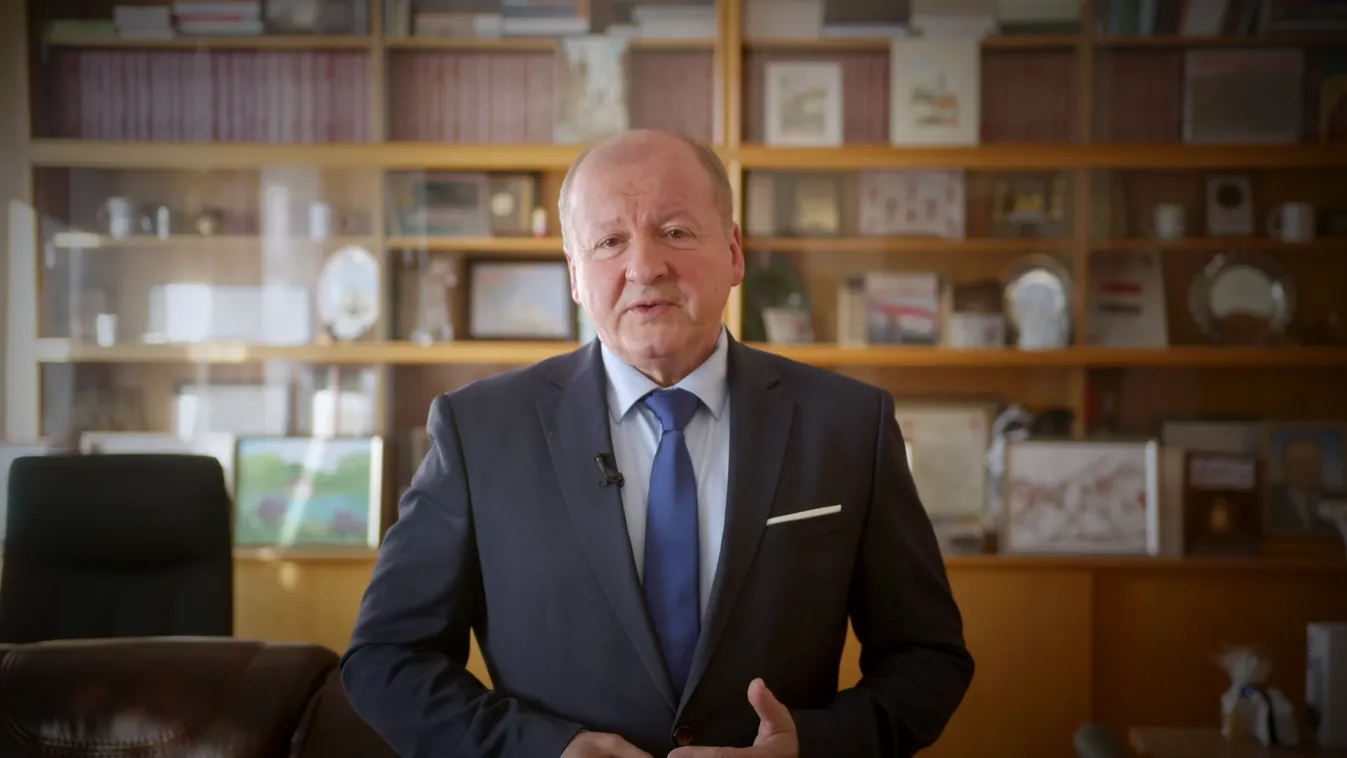 Simicskó István törvényjavaslatban kezdeményezi, hogy legyen hagyományos pénztár is a boltokban