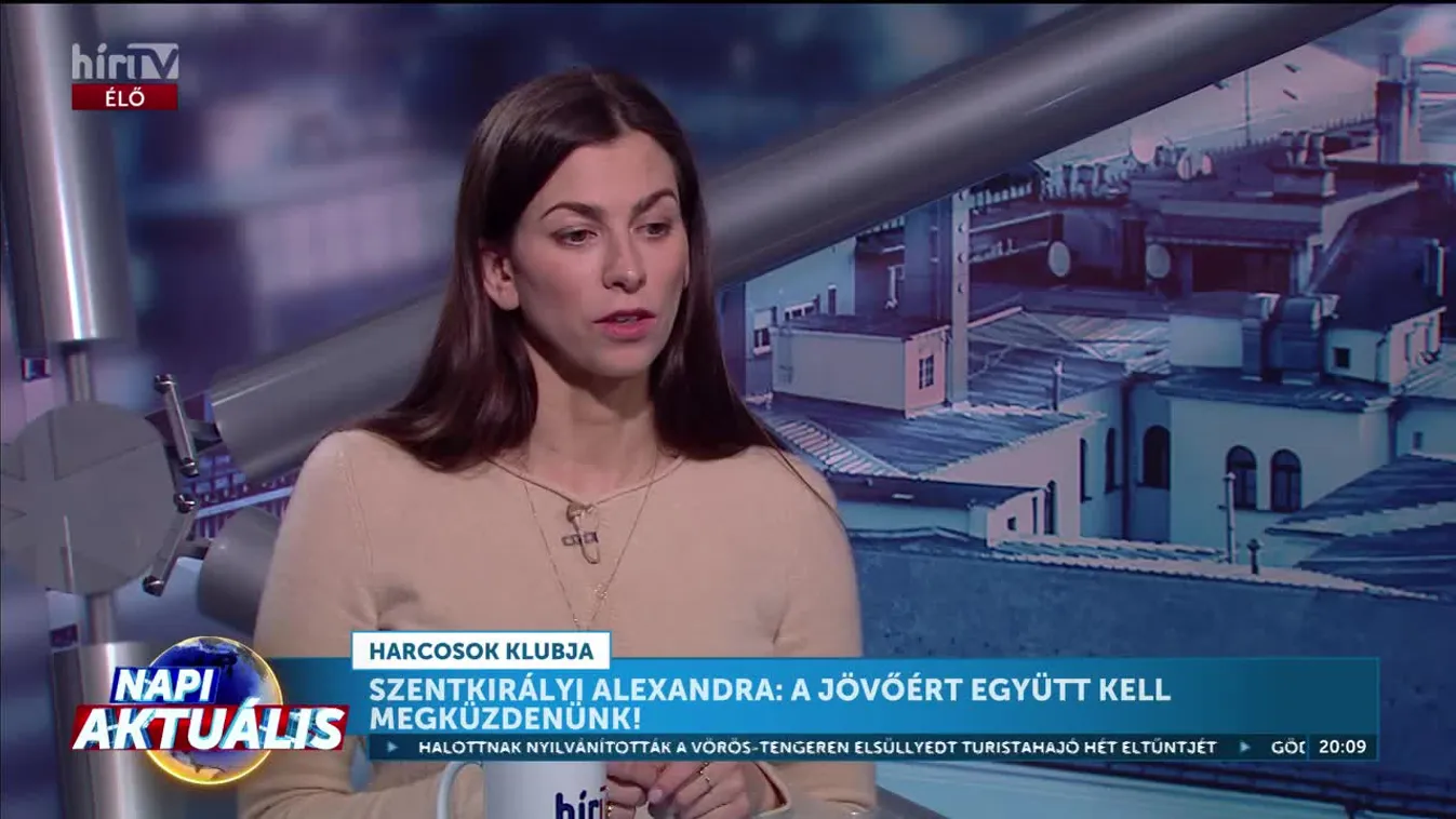 Napi aktuális - Szentkirályi Alexandra: félkézzel harcol, aki offline harcol + videó