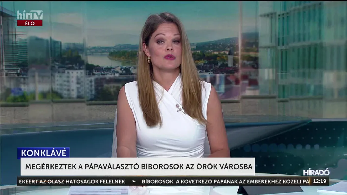 MEGÉRKEZTEK A PÁPAVÁLASZTÓ BÍBOROSOK AZ ÖRÖK&nbsp;VÁROSBA