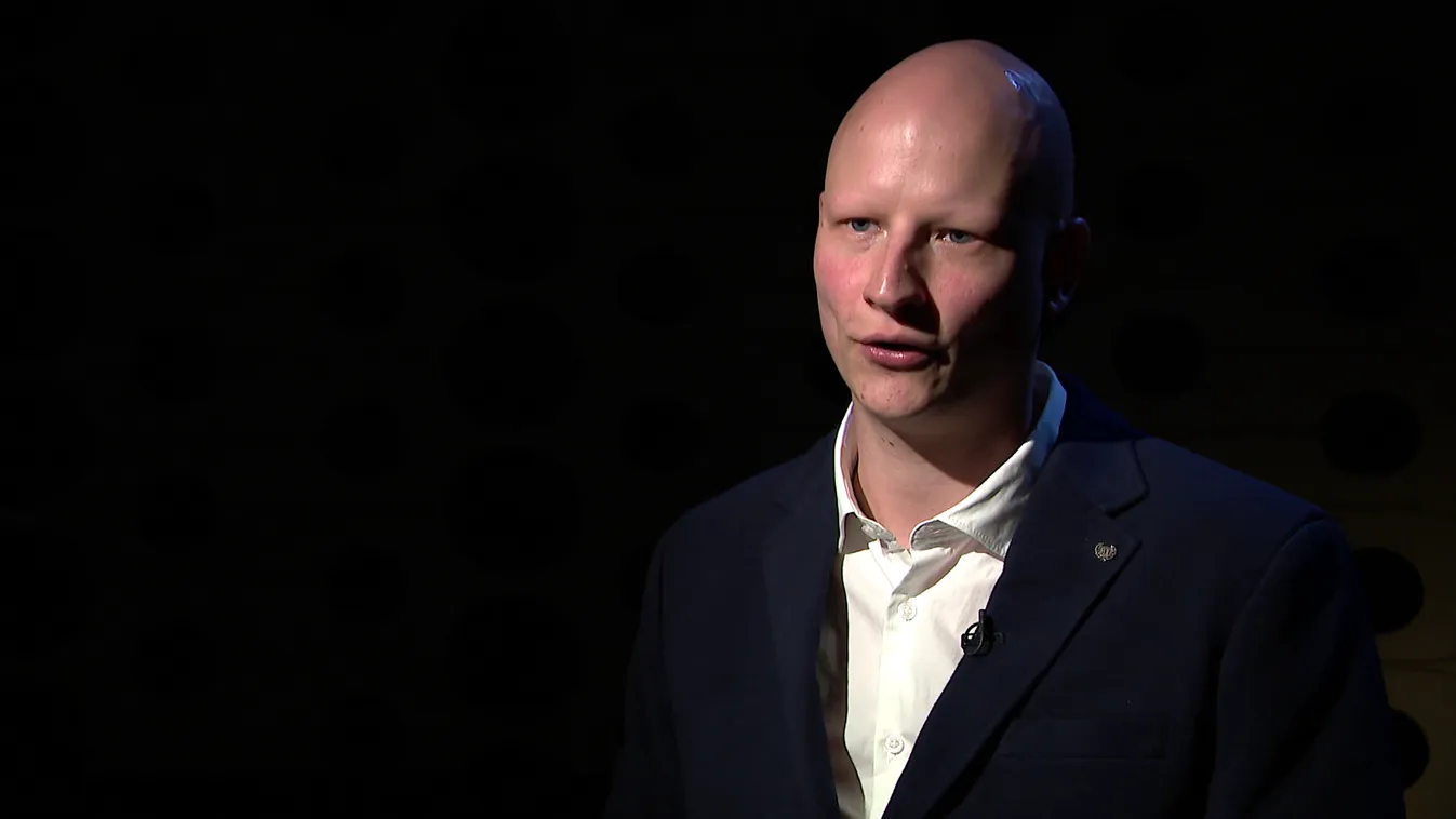 Radar – Elhalasztás + videó