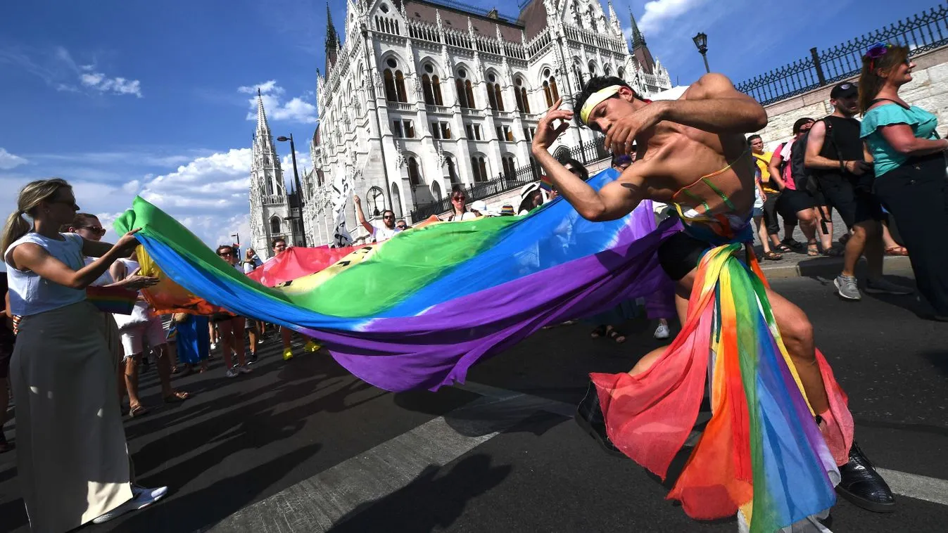 Büntetik a pride-ot: a bírságok a gyermekvédelmi alapba mennek