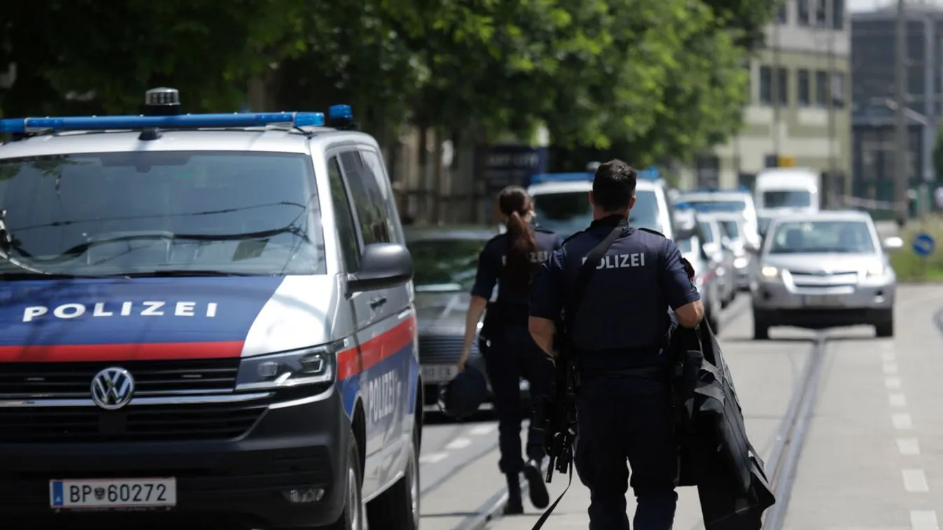 Botrány Bécsben: késsel szedett belépőt a migráns az ingyenes WC-nél