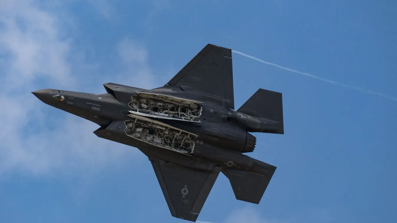 Megszületett a súlyos NATO-döntés: jöhet a fegyverkezés