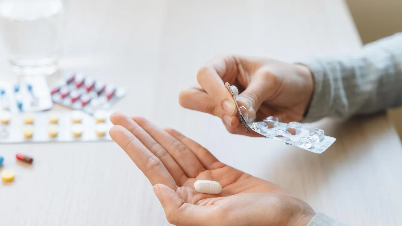 Durva fordulat a patikákban: több népszerű gyógyszer ára eshet napokon belül