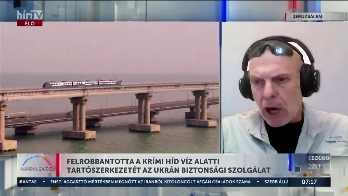 Felrobbantotta a krími híd víz alatti tartószerkezetét az ukrán biztonsági szolgálat