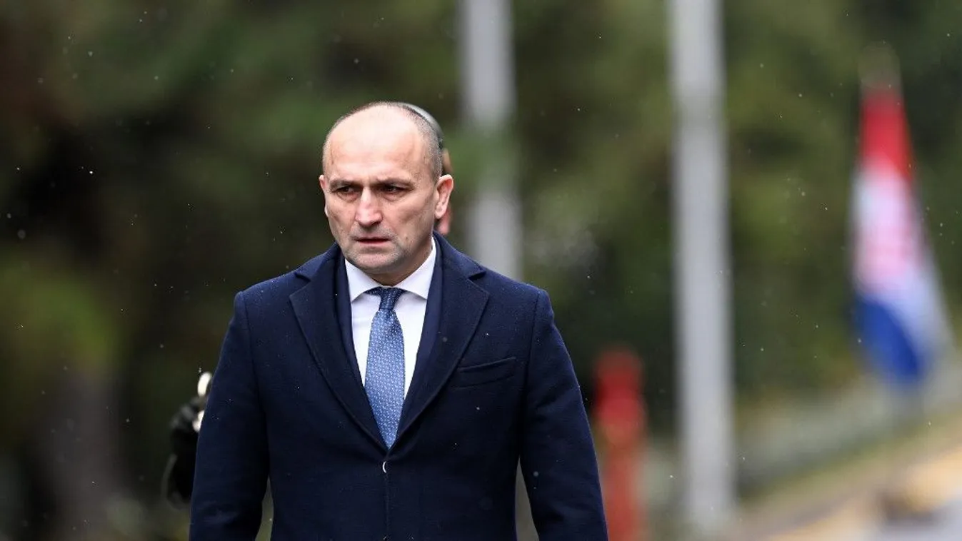 Visszatér a sorkatonaság! Ősztől behívják a fiatalokat ebben az uniós országban