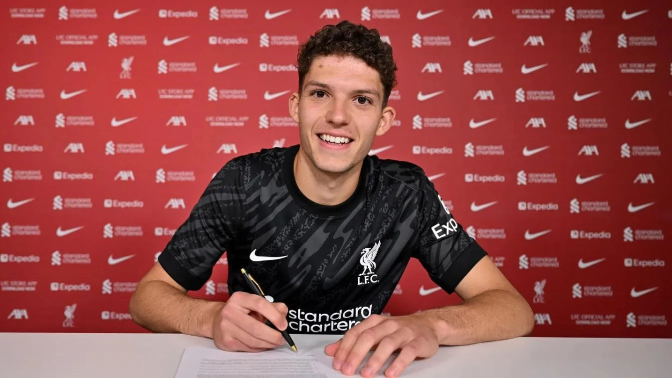 Hivatalos: Pécsi Ármin a Liverpool játékosa