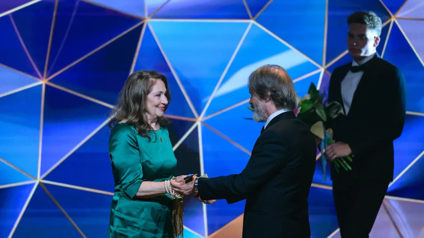 Popzenei- és a filmipar nagyágyúk kaptak életműdíjakat