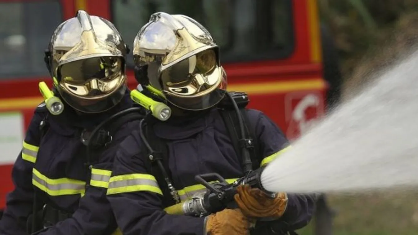 Lezárták a 47-es főutat egy kigyulladt kamion miatt