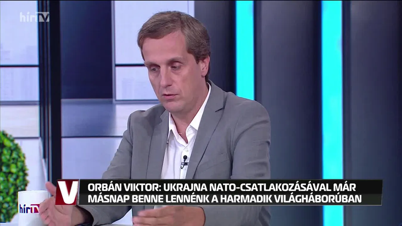 Vezércikk – A tiszások Magyar Péter szavainak hiszik Széchenyi István gondolatait, amit Kapu Tibor az űrben idézett