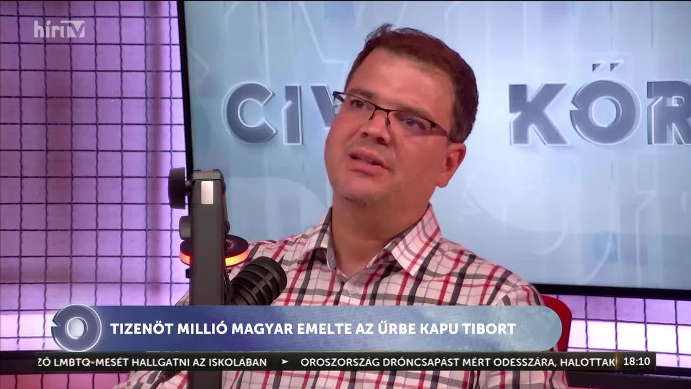 Civil kör: Tizenöt millió magyar emelte az űrbe Kapu Tibort