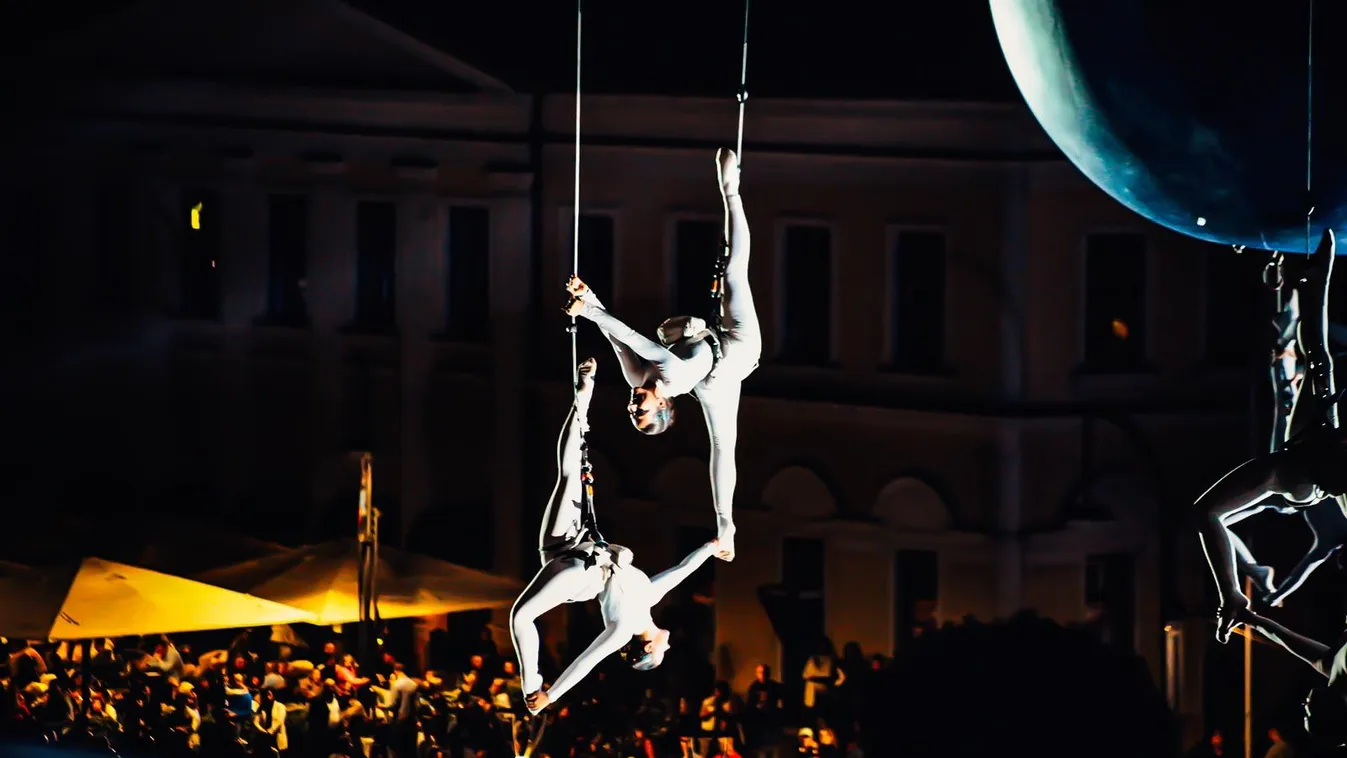 Hipnotikus, balettszerű mozdulatok 30 méter magasban a Szigeten