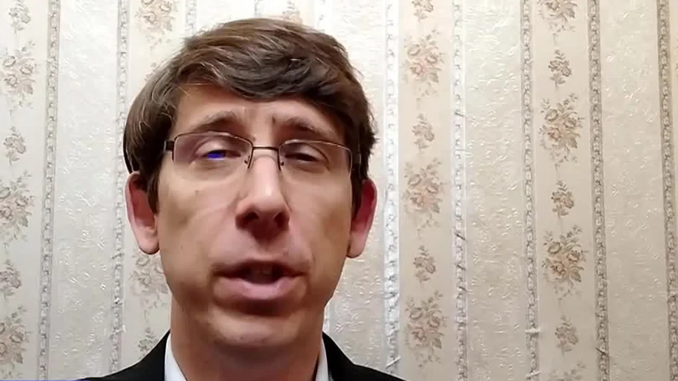 Leöntötte a bírót kávéval, letöltendő börtönbüntetésre ítélték Portik Tamás fiát + videó