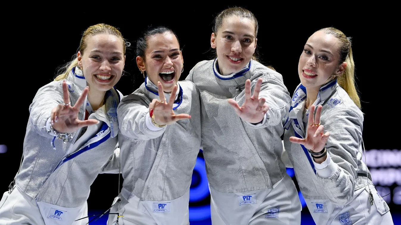 A dobogó harmadik fokára állhattak a magyar kardozó lányok