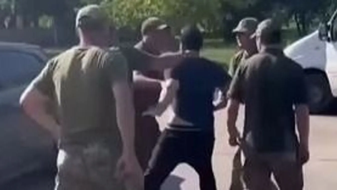 Ismét lecsaptak Ukrajnában a kényszersorozást végzők + videó