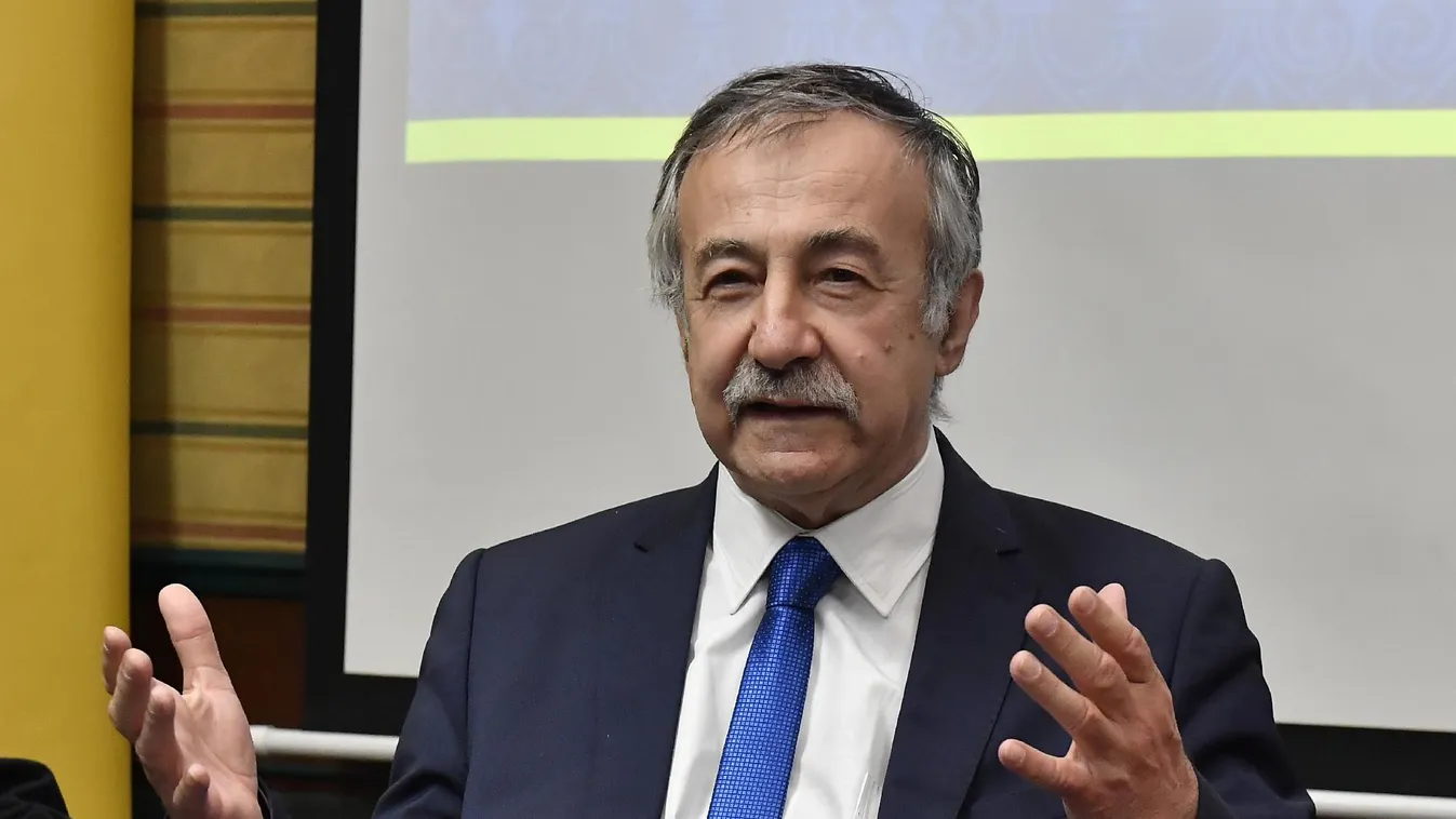 Magyarország és Szlovákia kormányfői legutóbbi, pozsonyi találkozójukon a Visegrádi Együttműködés (V4) aktivizálásáról állapodtak meg