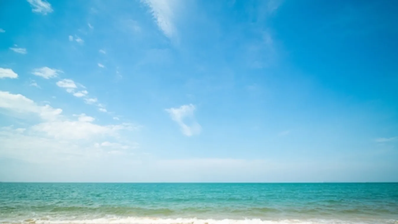 Meghalt egy 17 éves római fiú, miután ráomlott a saját kezével ásott homokgödör a strandon