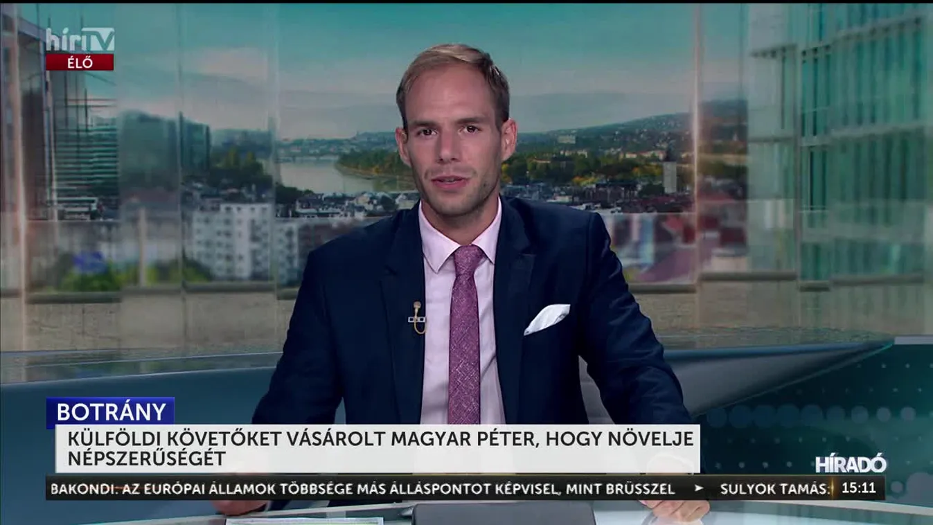 KÜLFÖLDI KÖVETŐKET VÁSÁROLT MAGYAR PÉTER, HOGY NÖVELJE NÉPSZERŰSÉGÉT