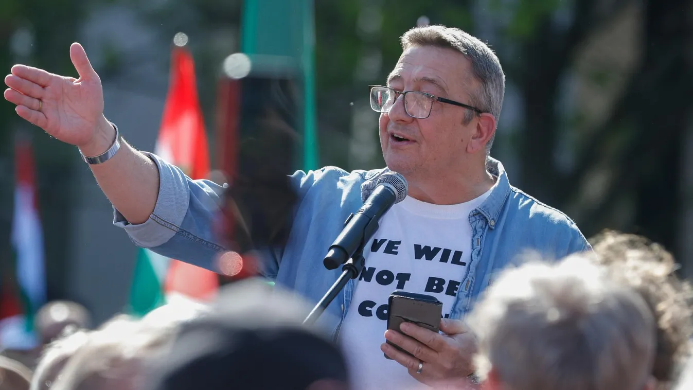 Bayer Zsolt: Tiltakozzunk az embertelenség és a háború ellen