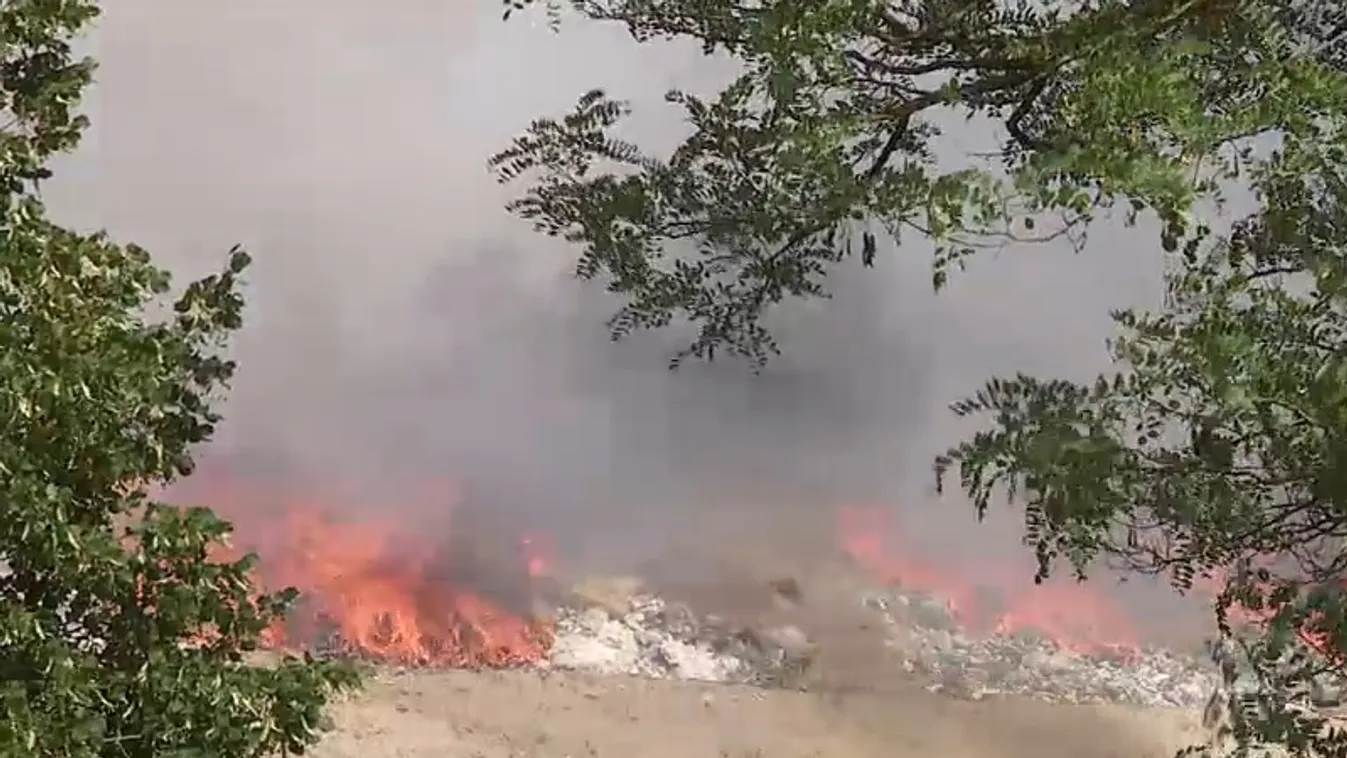 Lángol egy hulladéklerakó Kerepes külterületén  + videó