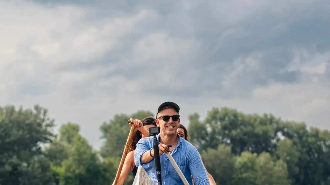 Magyar Péter a Tiszán evezett, miközben Brüsszelben az agrártámogatásokról vitáztak  + videó