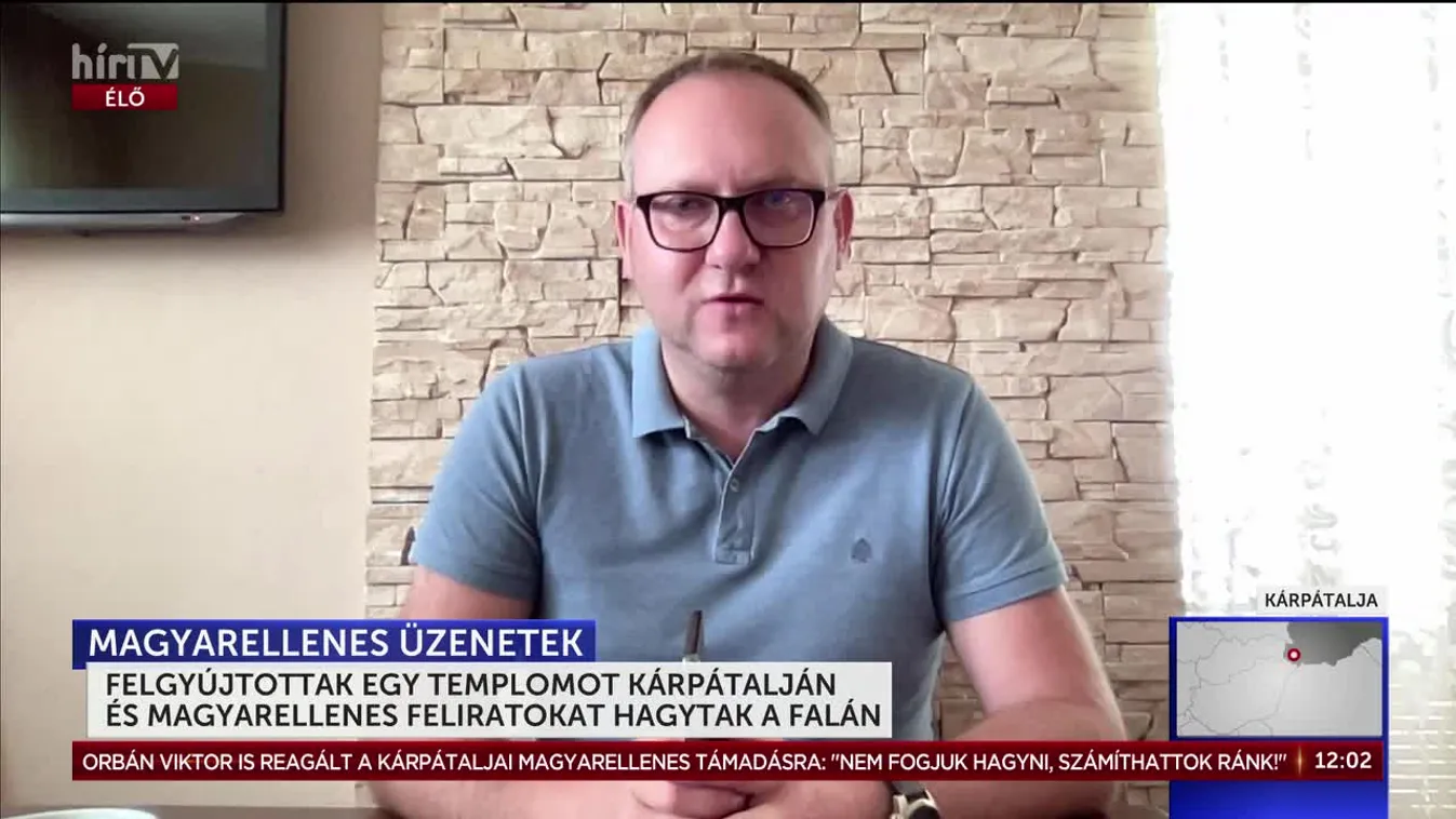 FELGYÚJTOTTAK EGY TEMPLOMOT KÁRPÁTALJÁN ÉS MAGYARELLENES FELIRATOKAT HAGYTAK A FALÁN