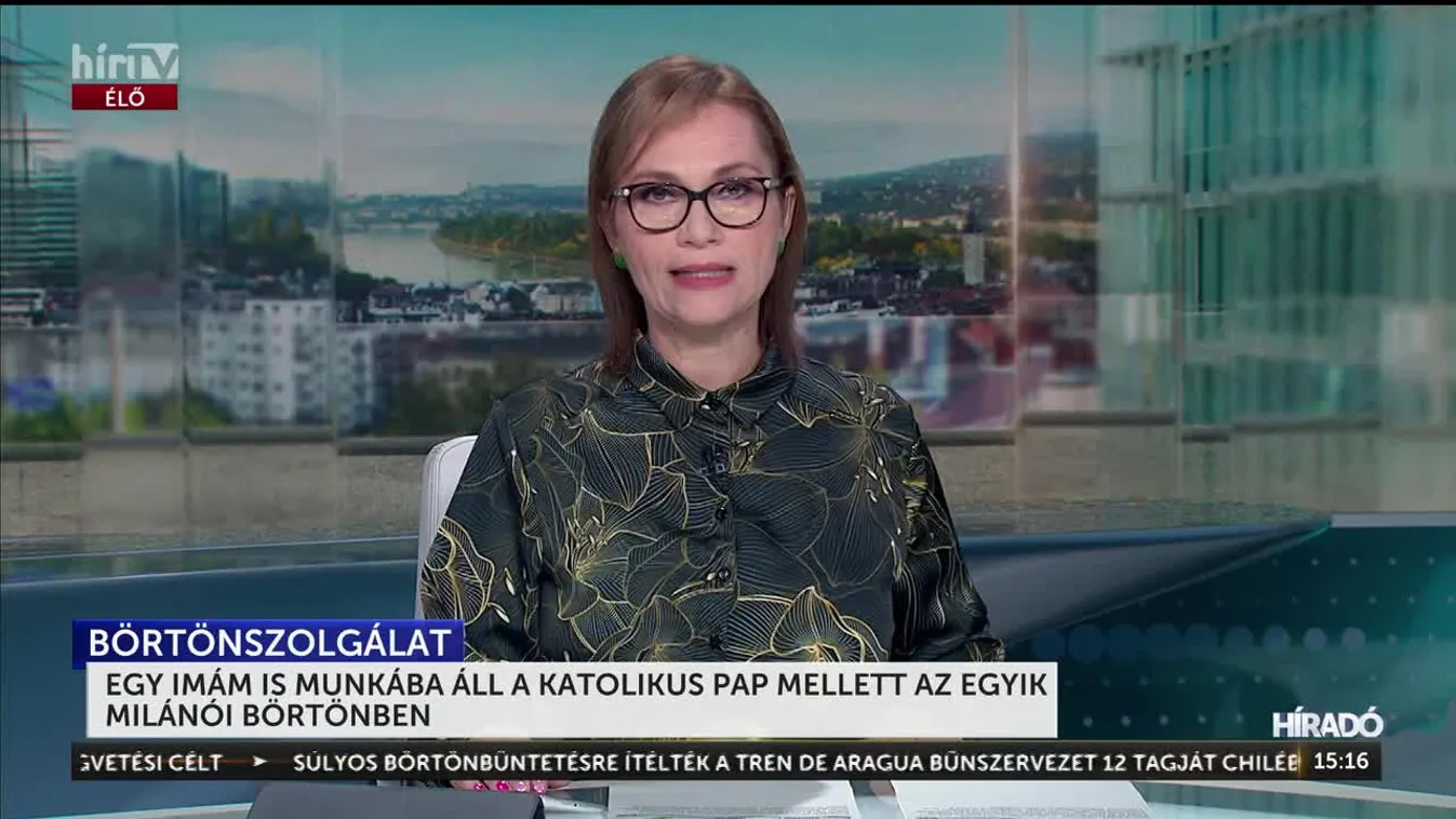 EGY IMÁM IS MUNKÁBA ÁLL A KATOLIKUS PAP MELLETT AZ EGYIK MILÁNÓI BÖRTÖNBEN