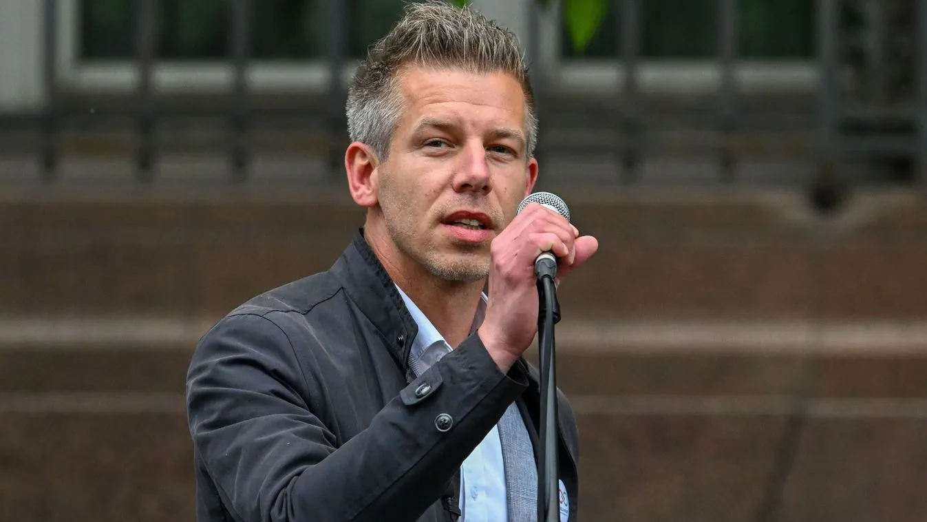 Egyre markánsabban vesz balliberális irányt a Tisza + videó