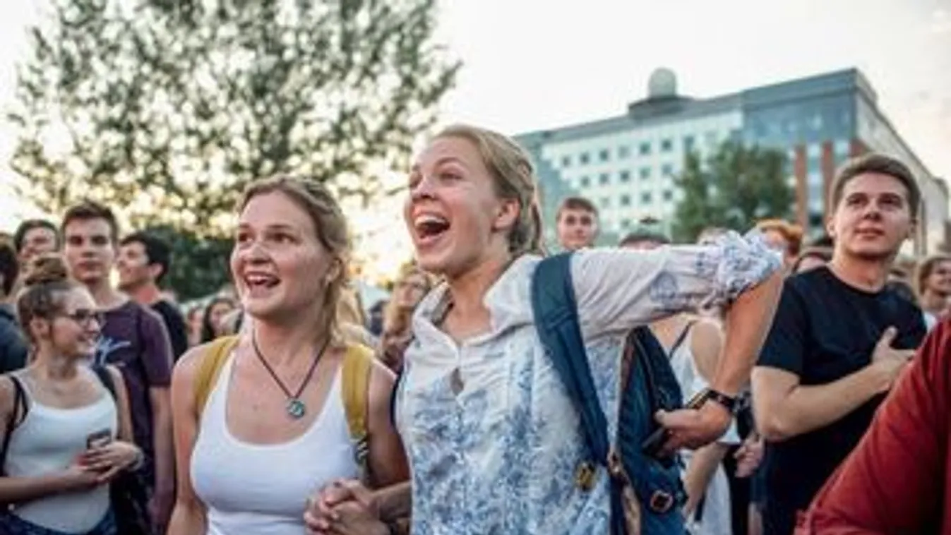 Szerdán nagyon sok fiatalnak gyökeres fordulatot vesz az élete