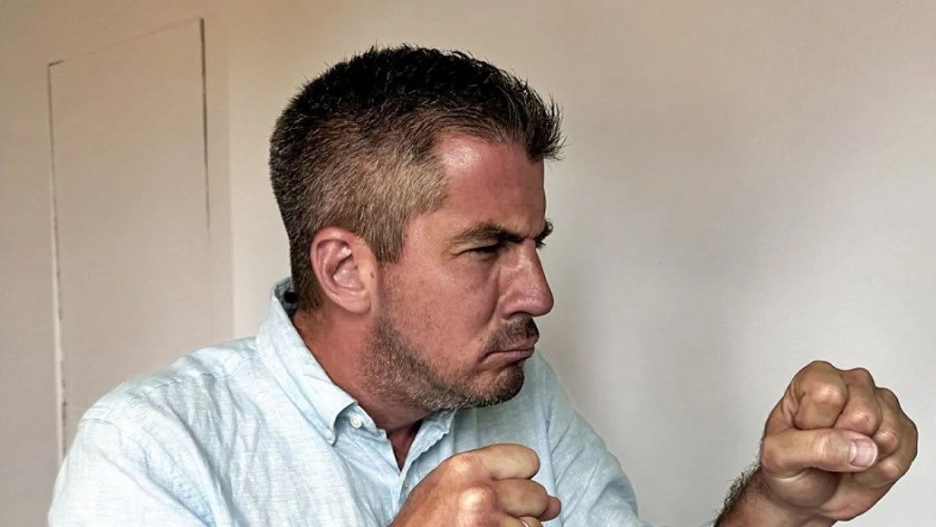 Kocsis Máté a posztjával feltörölte a padlót Magyar Péterrel