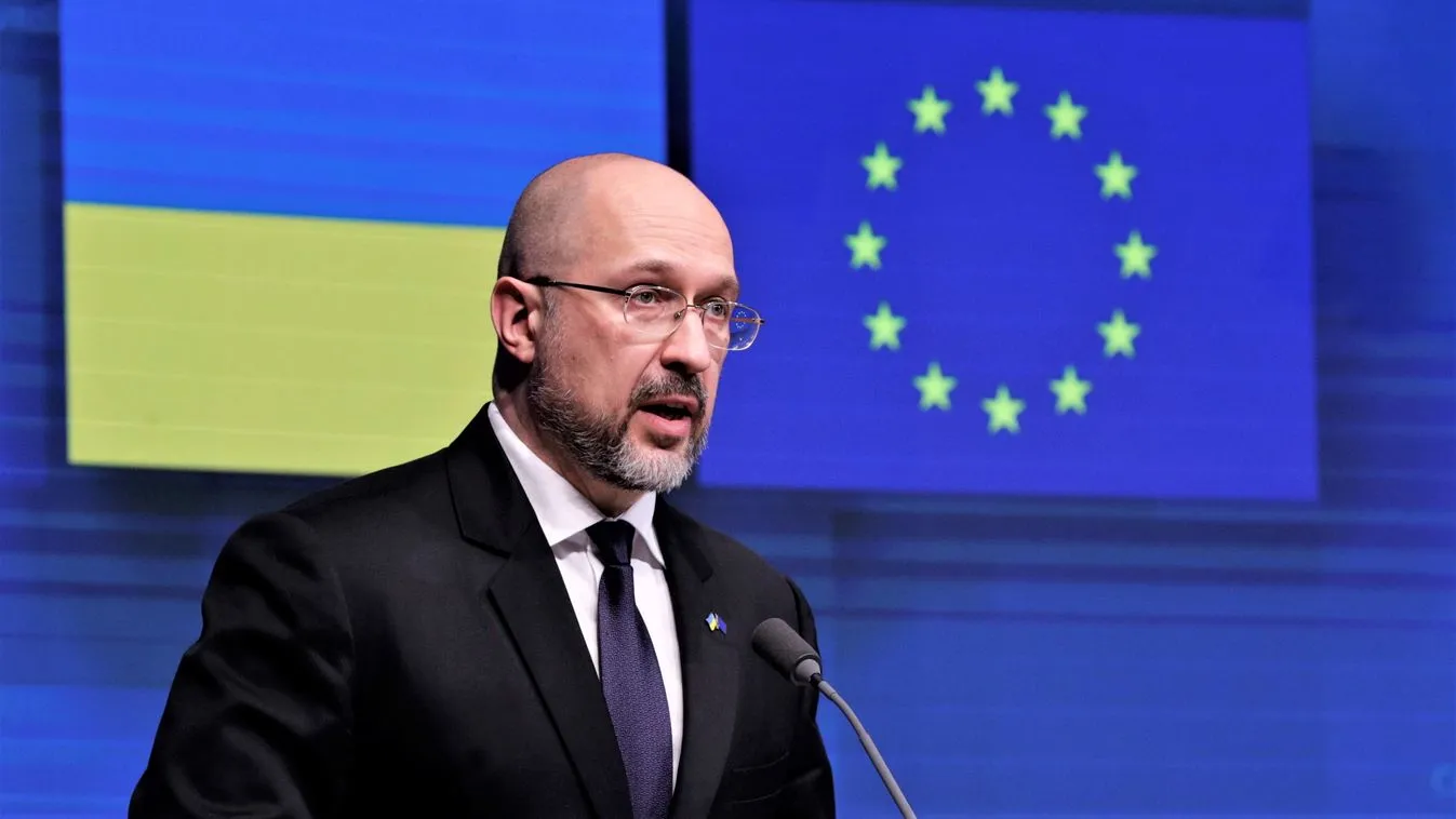 Benyújtotta lemondását az ukrán miniszterelnök