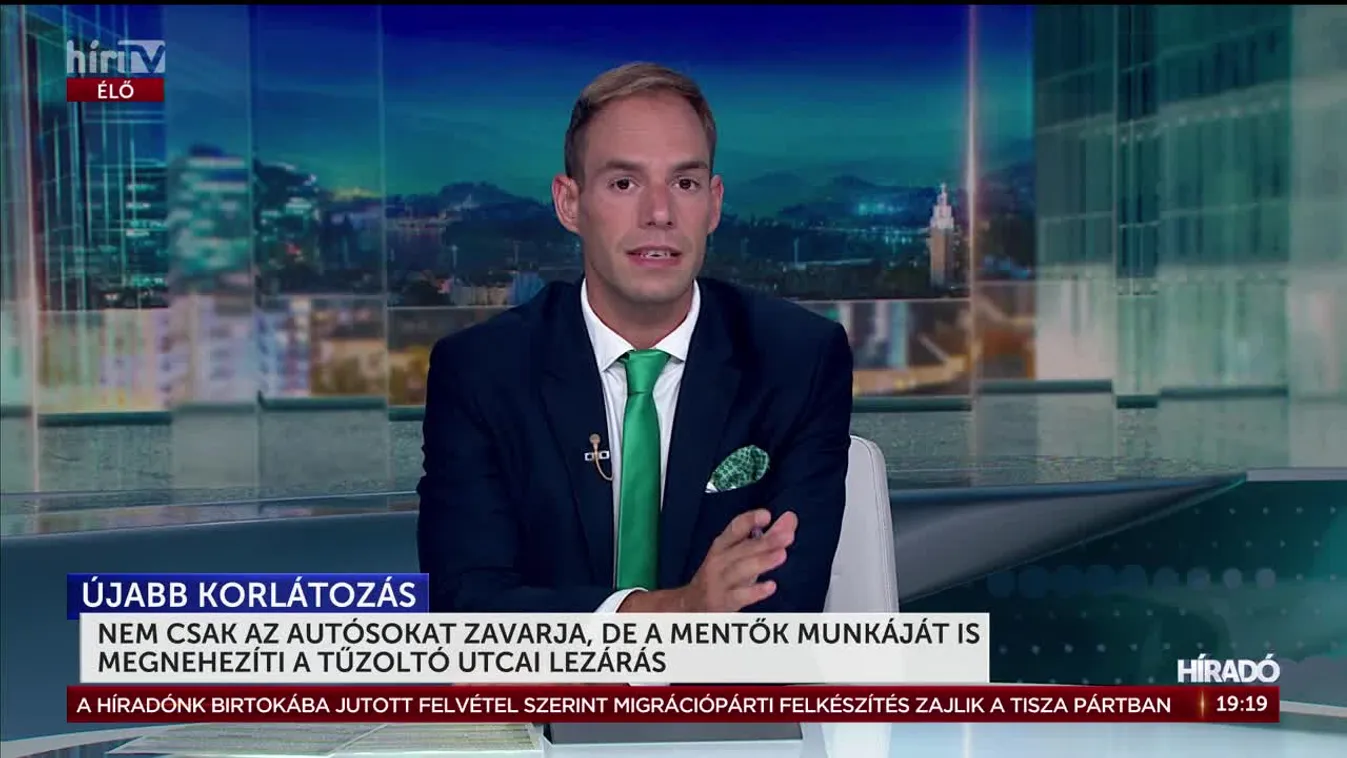 	A budapesti Tűzoltó utca egyik szakaszának lezárása nemcsak az autósokat zavarja,