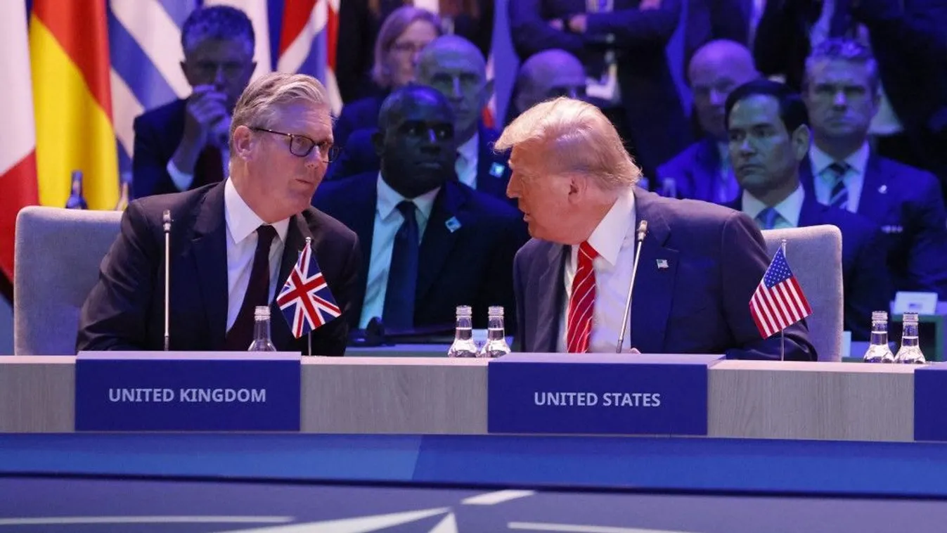 Trumpot III. Károly látja vendégül