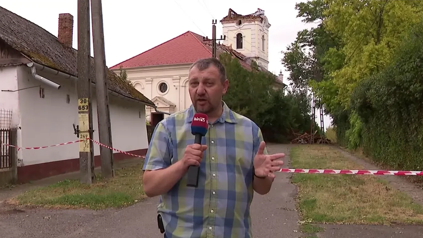Tőből tépte ki a sápi templom tornyát az elementáris erejű szél + videó