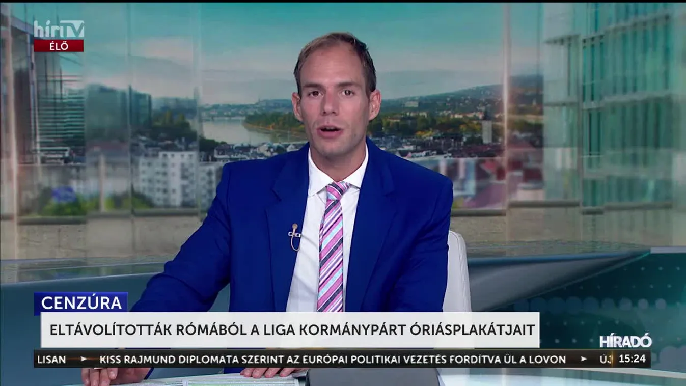 Eltávolították kormánypárt migránsbűnözést bemutató óriásplakátjait Rómából