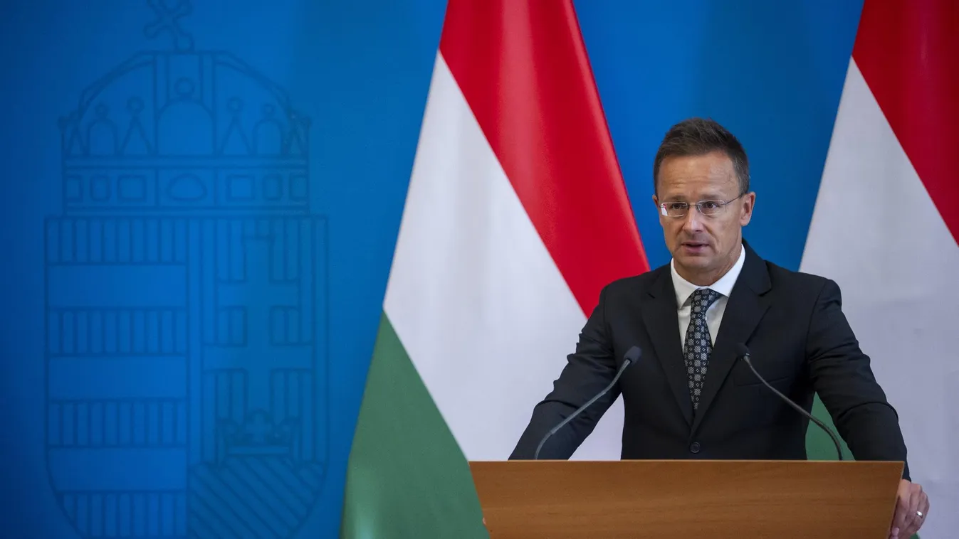 Szijjártó Péter: Brüsszel folyamatosan felelőtlen politikát folytat + videó