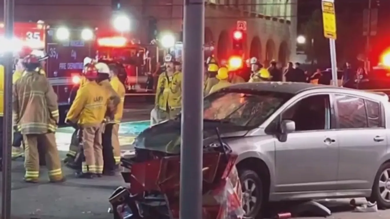 Emberek közé hajtott egy autós Los Angelesben + videó