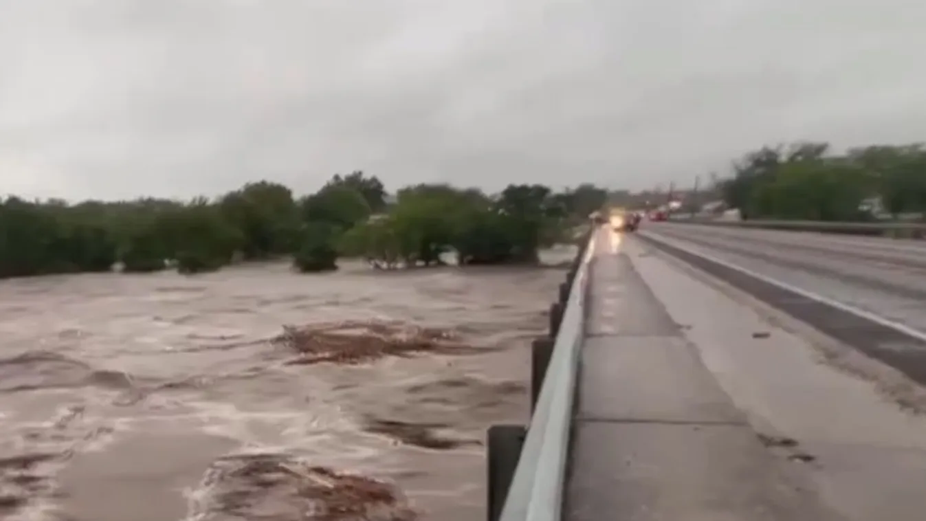 A texasi mentők szerint már nincs remény arra, hogy túlélőket találjanak  + videó