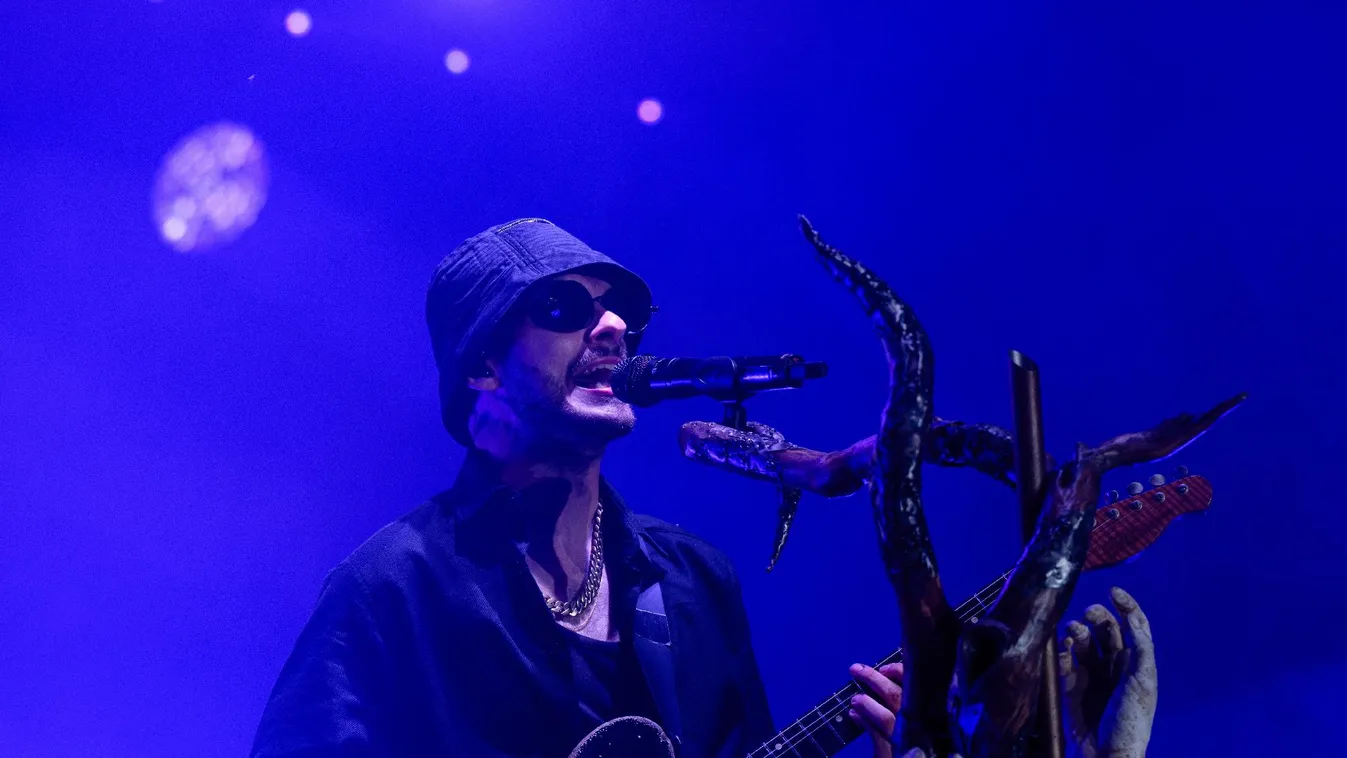 Elfogadhatatlan , hogy Azahriah a drogozásra, öngyilkosságra buzdítja a fiatalokat  + videó