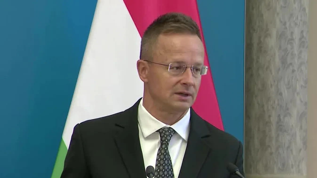 Szijjártó szerint Ukrajnában gyakran embervadászat zajlik a sorozásokon + videó