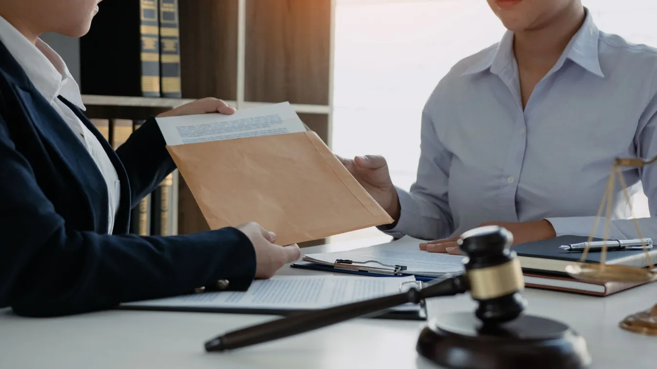 Hat országgyűlési képviselő mentelmi jogának felfüggesztését indítványozta a legfőbb ügyész