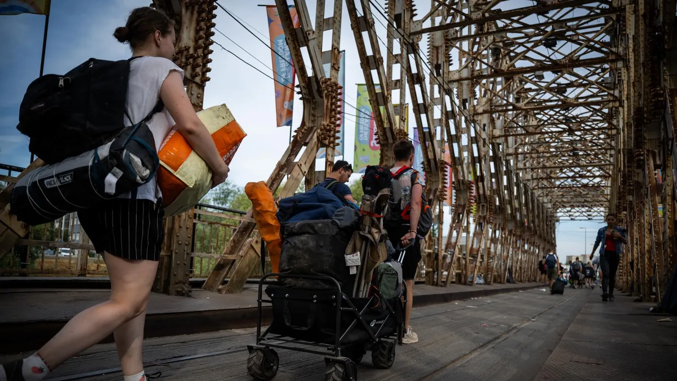 Katasztrofális állapotú híd várja a Sziget-lakókat