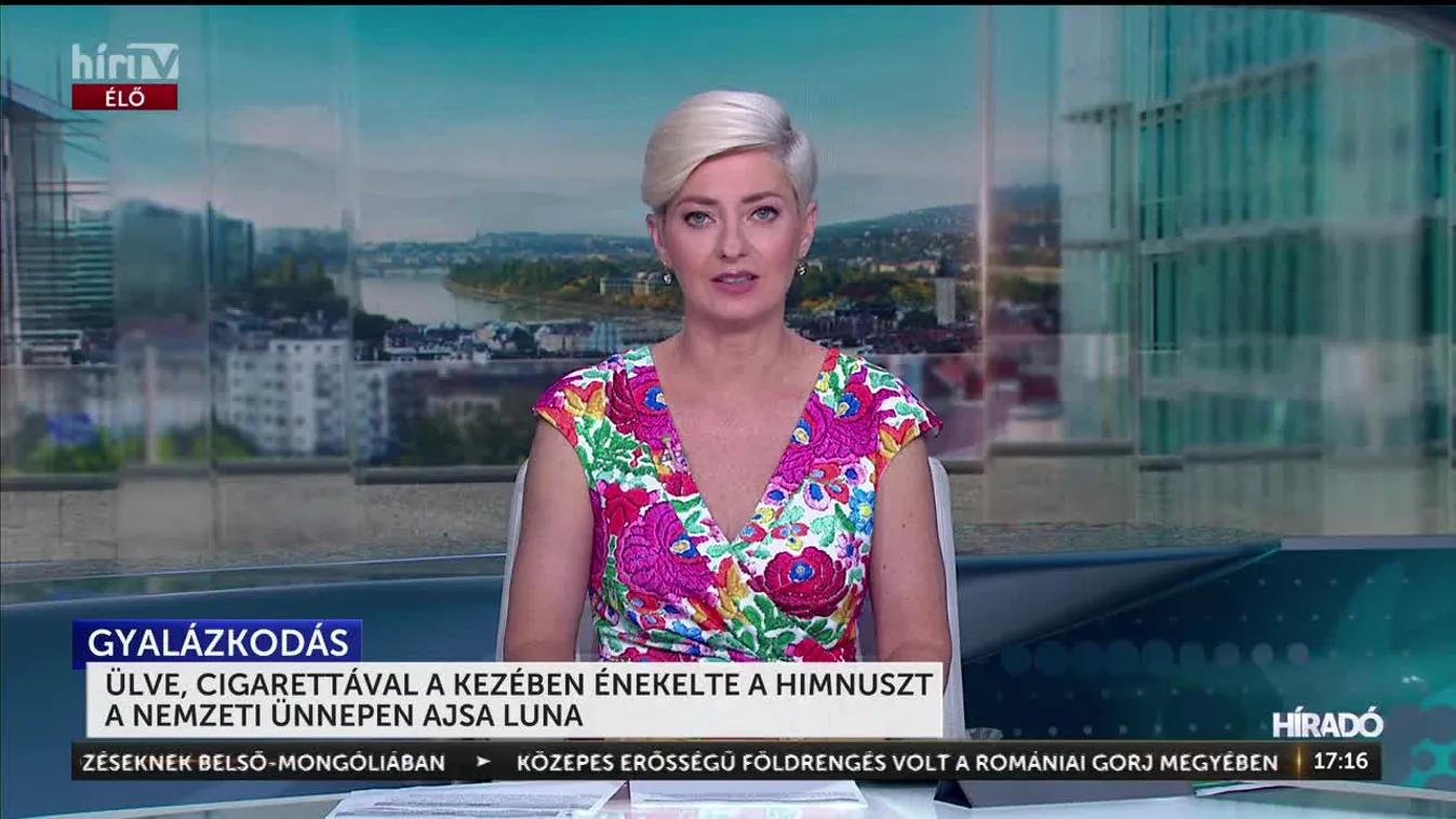 Ülve, cigarettával a kezében énekelte a Himnuszt a nemzeti ünnepen Ajsa Luna