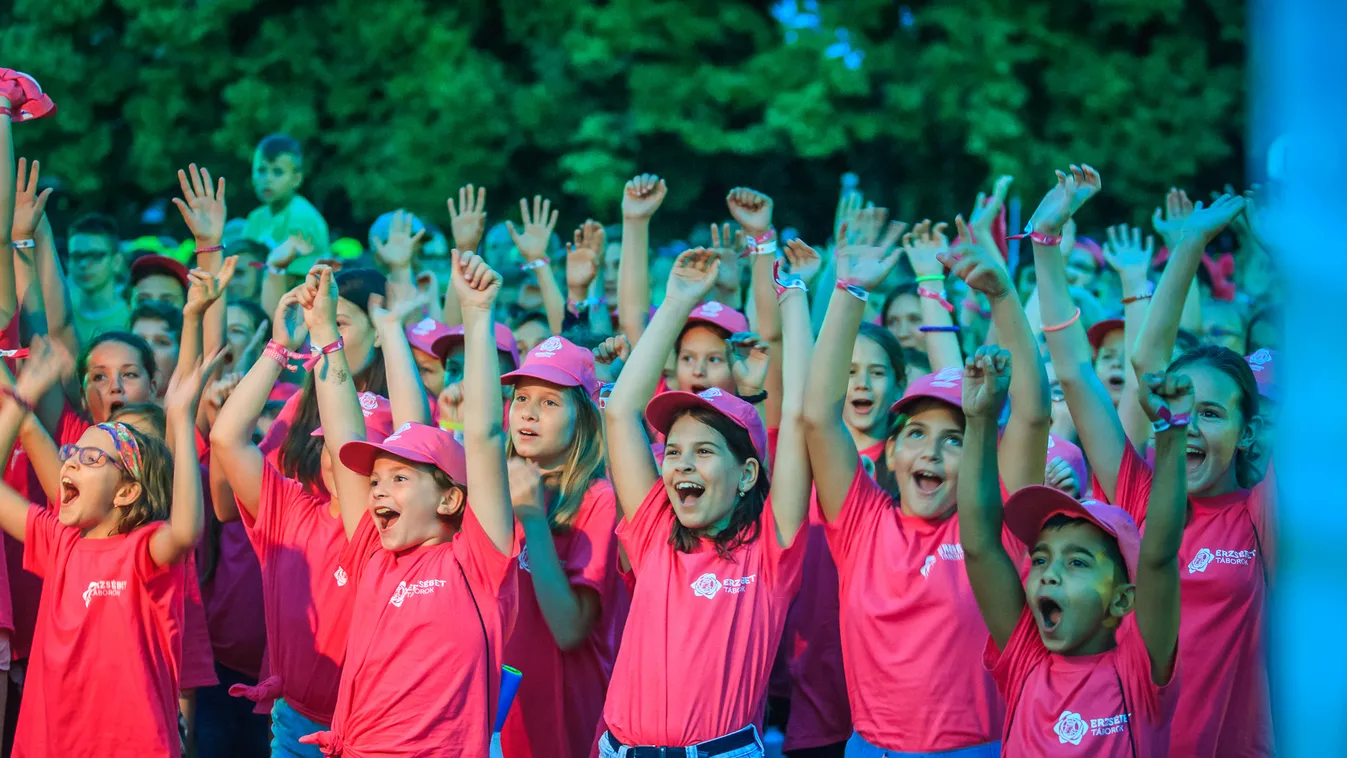 Hullámok szárnyán a Balatonon: Hősök Napja és Sportnap az Erzsébet-táborokban, ahol idén 50 ezer gyerek nyara vált felejthetetlenné + videó
